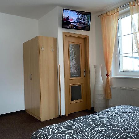 Penzion Pod Kostelem Bublava Exteriör bild