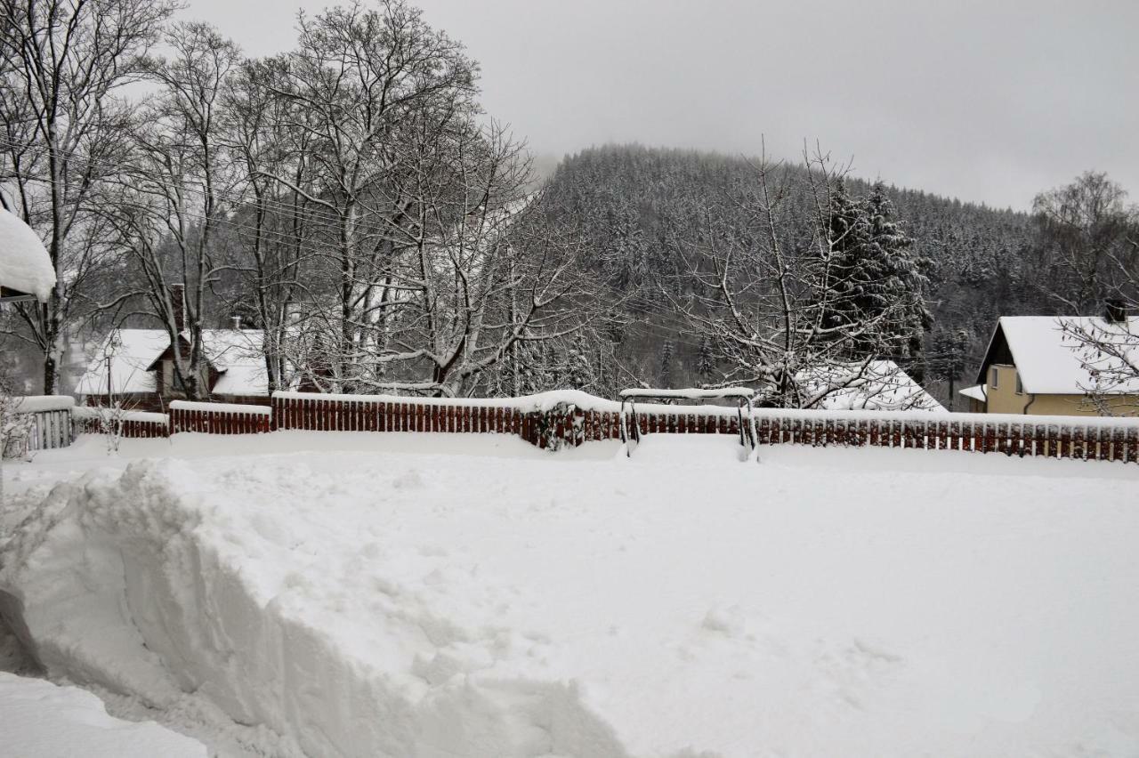 Penzion Pod Kostelem Bublava Exteriör bild